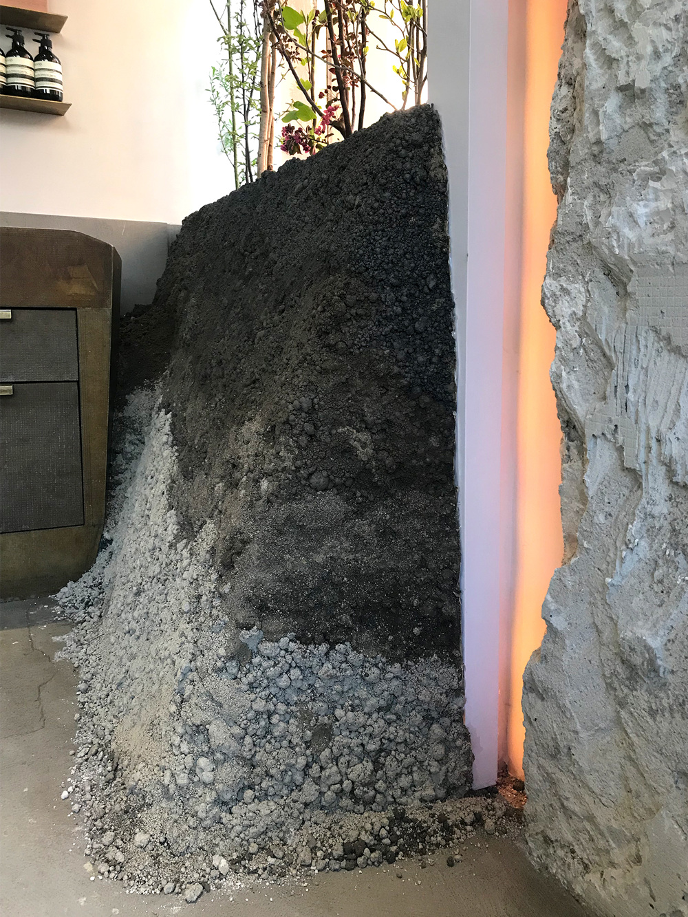 Aēsop的三个玻璃容器装置丨意大利米兰-22