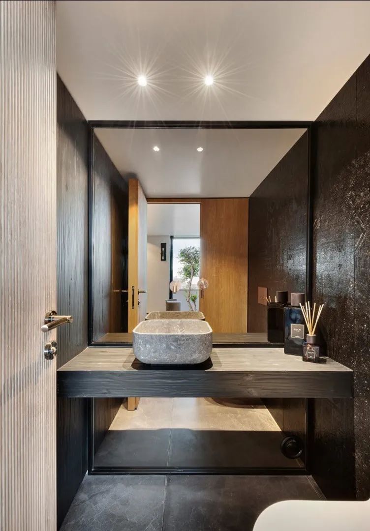 特拉维夫顶层住宅,黑白色调的时尚空间-49