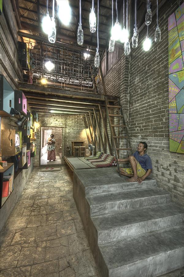 经济实惠的老市场图书馆设计-11