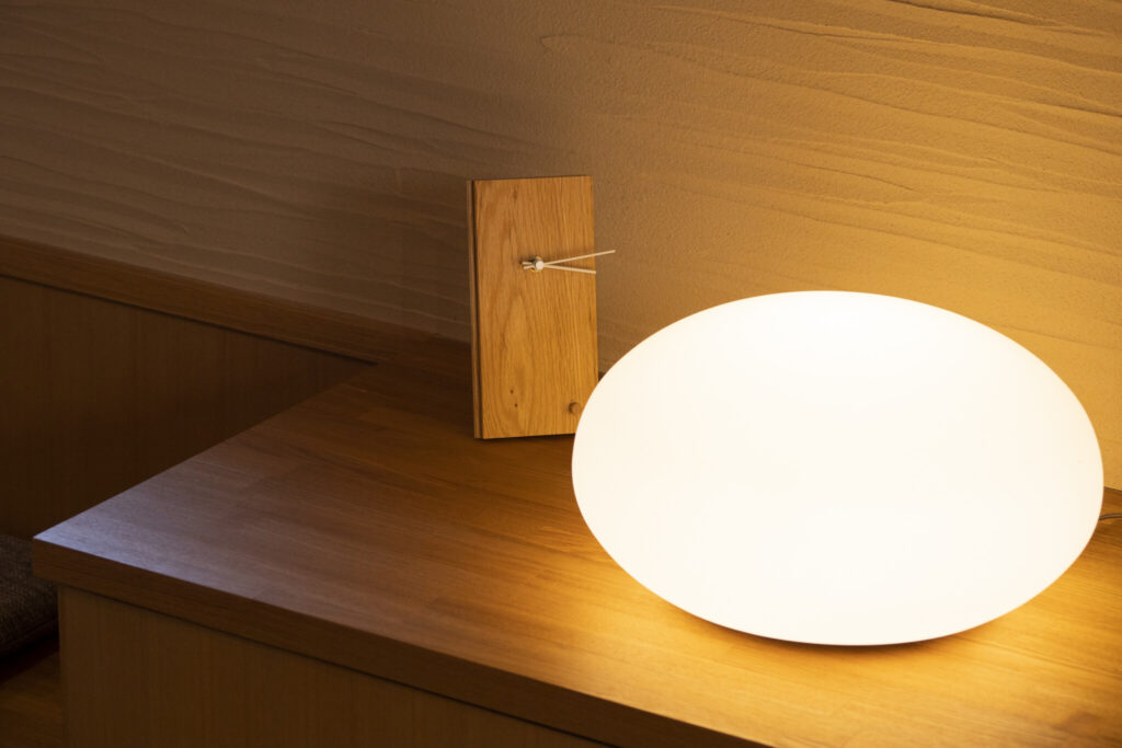 自然素材にこだわる　光と陰が織りなす変化を楽しむ左官の技が光る家 | Architecture | 100%LiFE-9