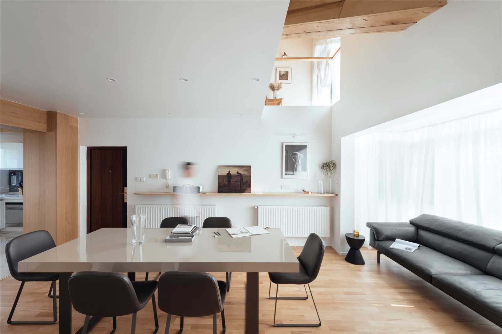 现代简约木质住宅 以勒设计诠释自然之美-4