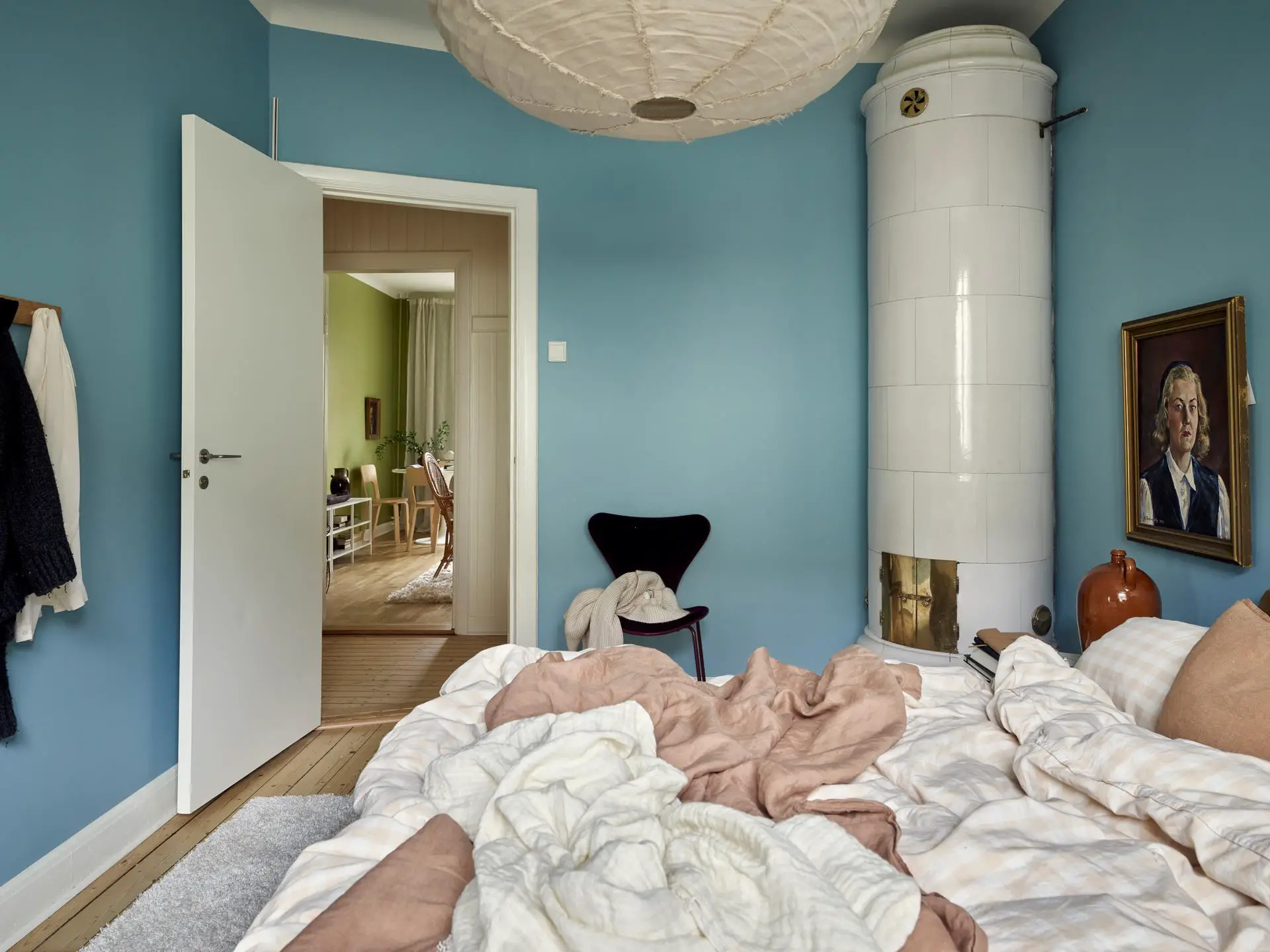 百年瑞典公寓的炫彩生活空间-13