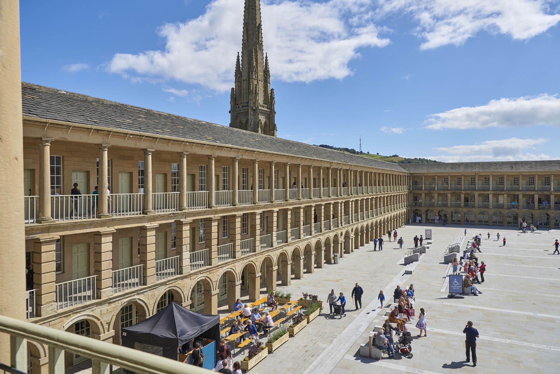 英国哈利法克斯 Piece Hall 广场 · 历史建筑的现代复兴-6