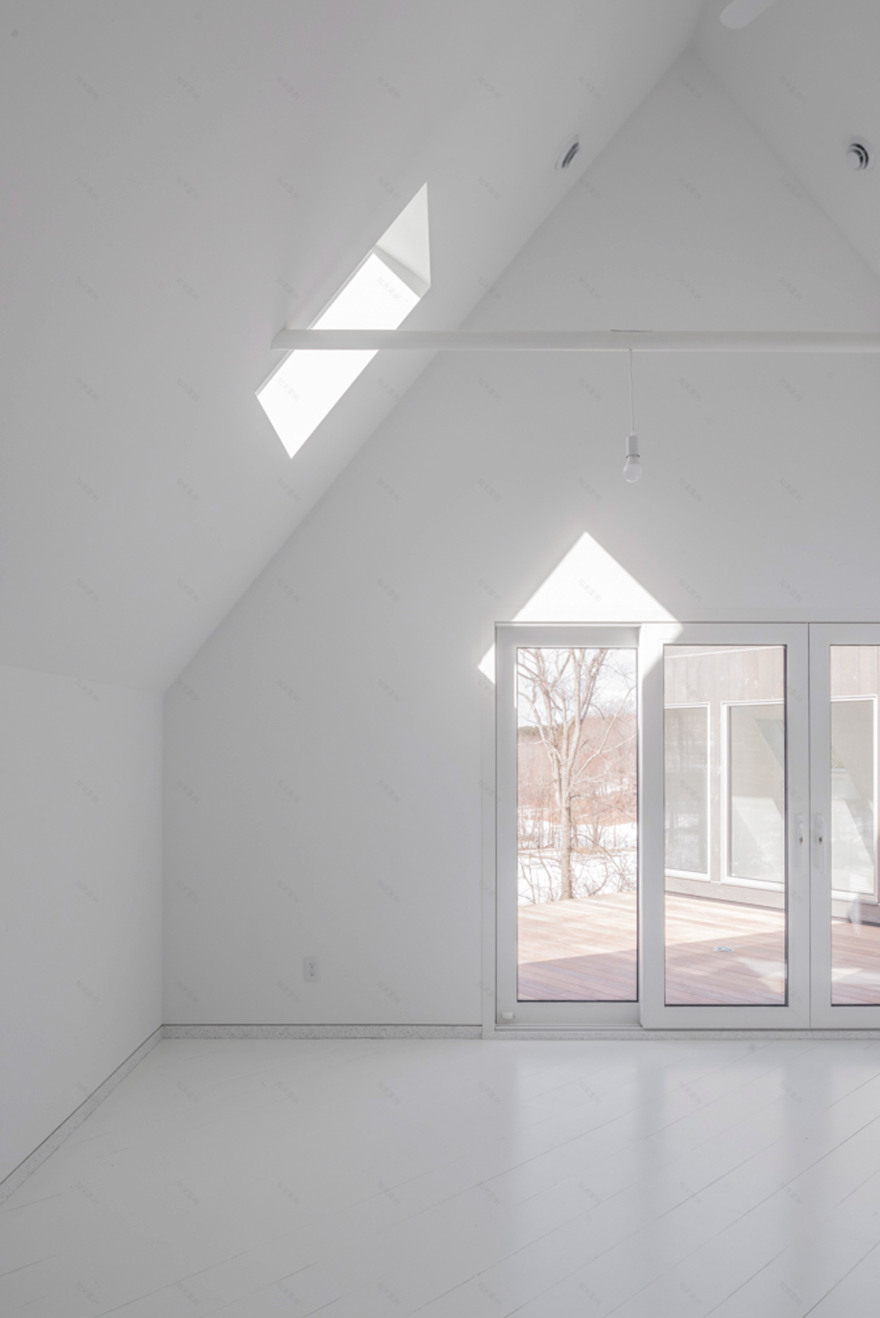 New Affiliates creates asymmetric mountain cabin in Vermont-17