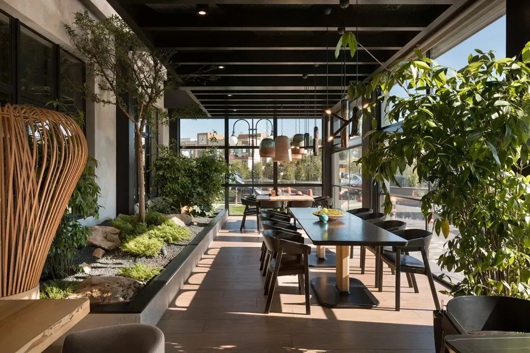 乌克兰最大日本餐厅,800㎡的创意迷宫-20