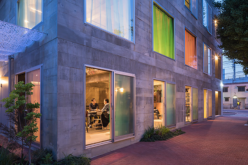 清水模与多彩的窗帘:大阪工业风设计旅馆THE BLEND INN-2