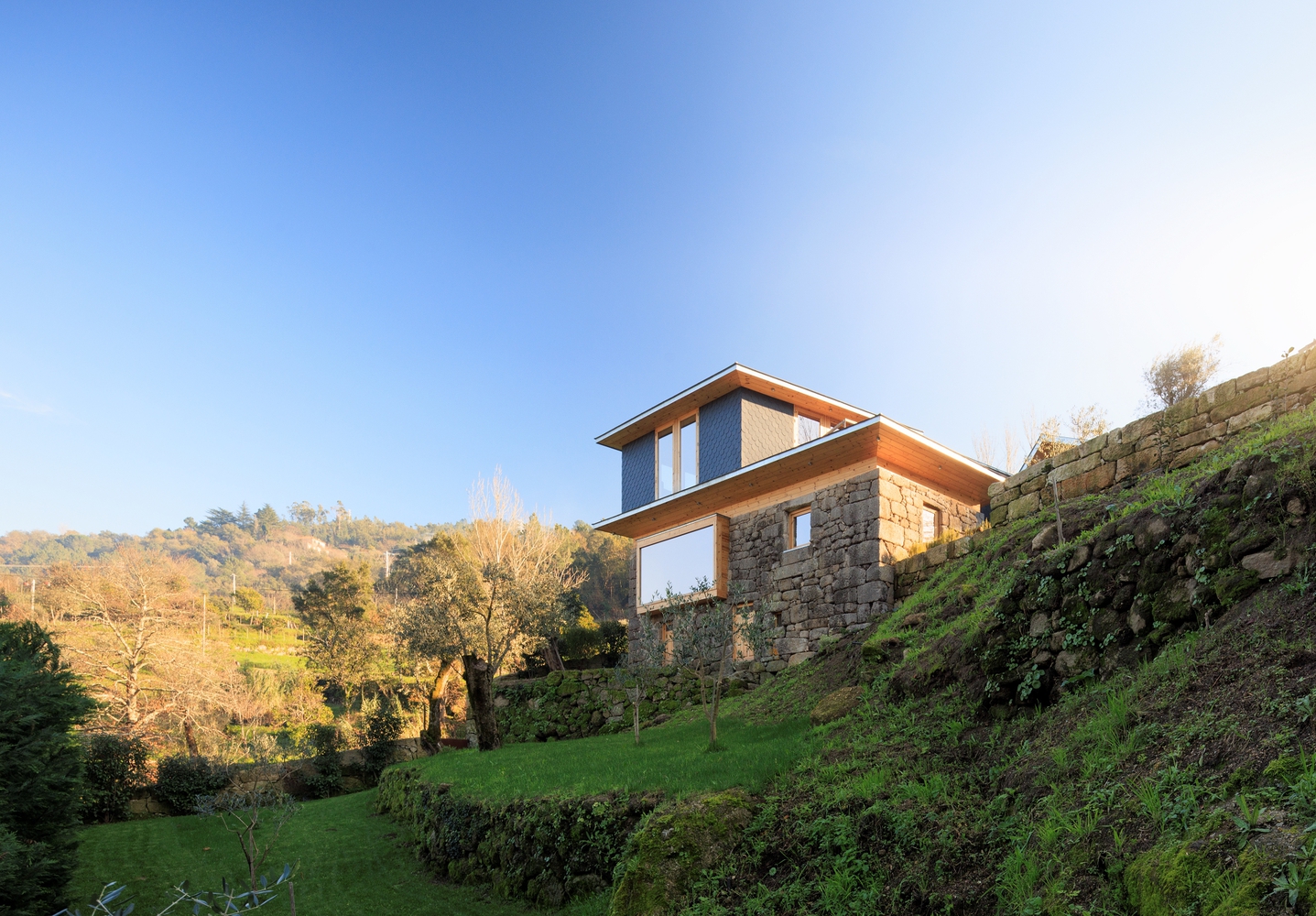 葡萄牙埃尔米达住宅创新改造丨Carlos Castanheira-38