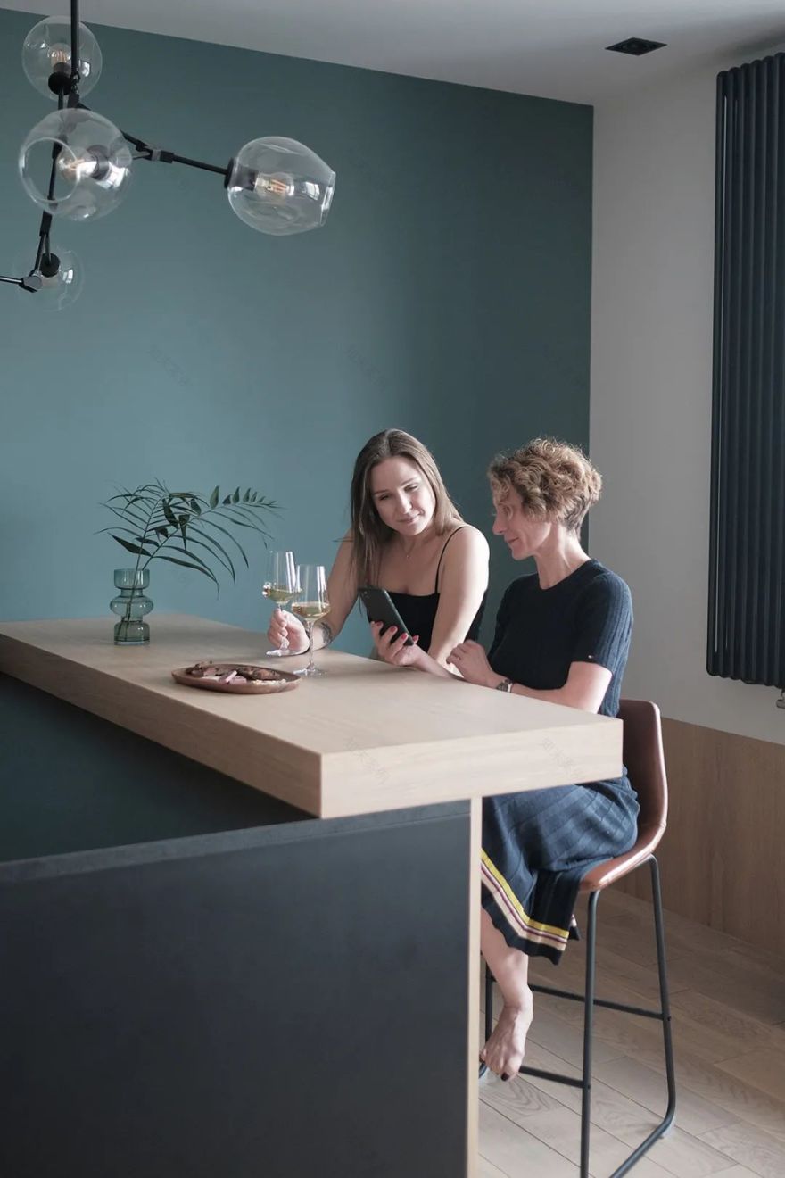 莫斯科 66㎡莫兰迪简约风公寓,玻璃隔断打造开放式空间-17