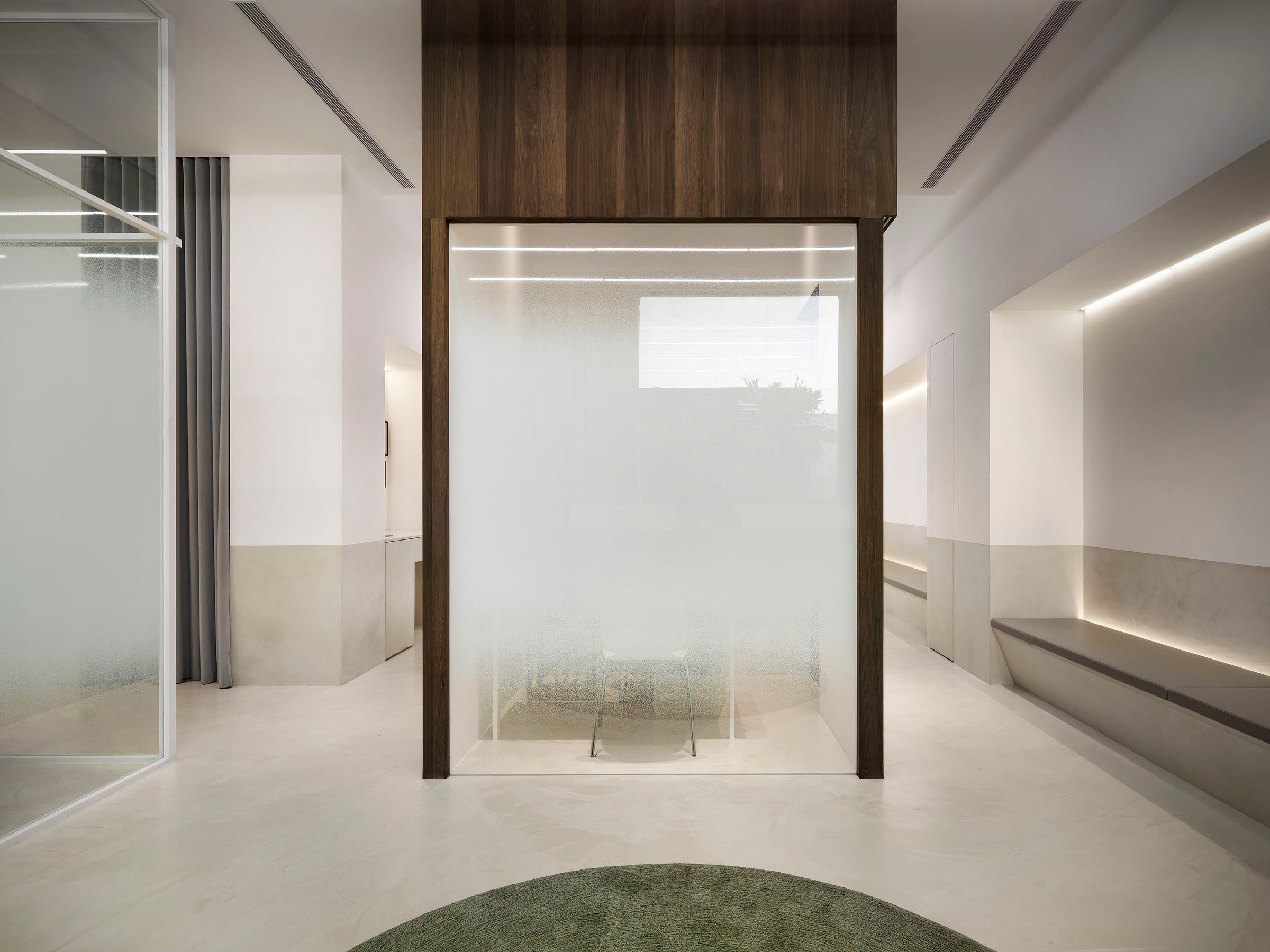 JOLLY DENTAL CARE丨2 Books Design-12