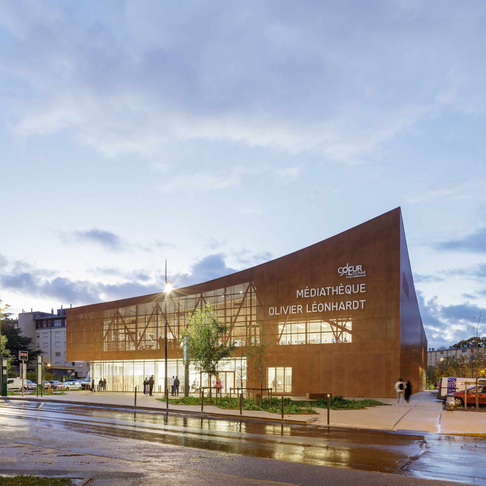 Media Library Sainte-Geneviève- des-Bois / archi5 + Calmm architecture-31