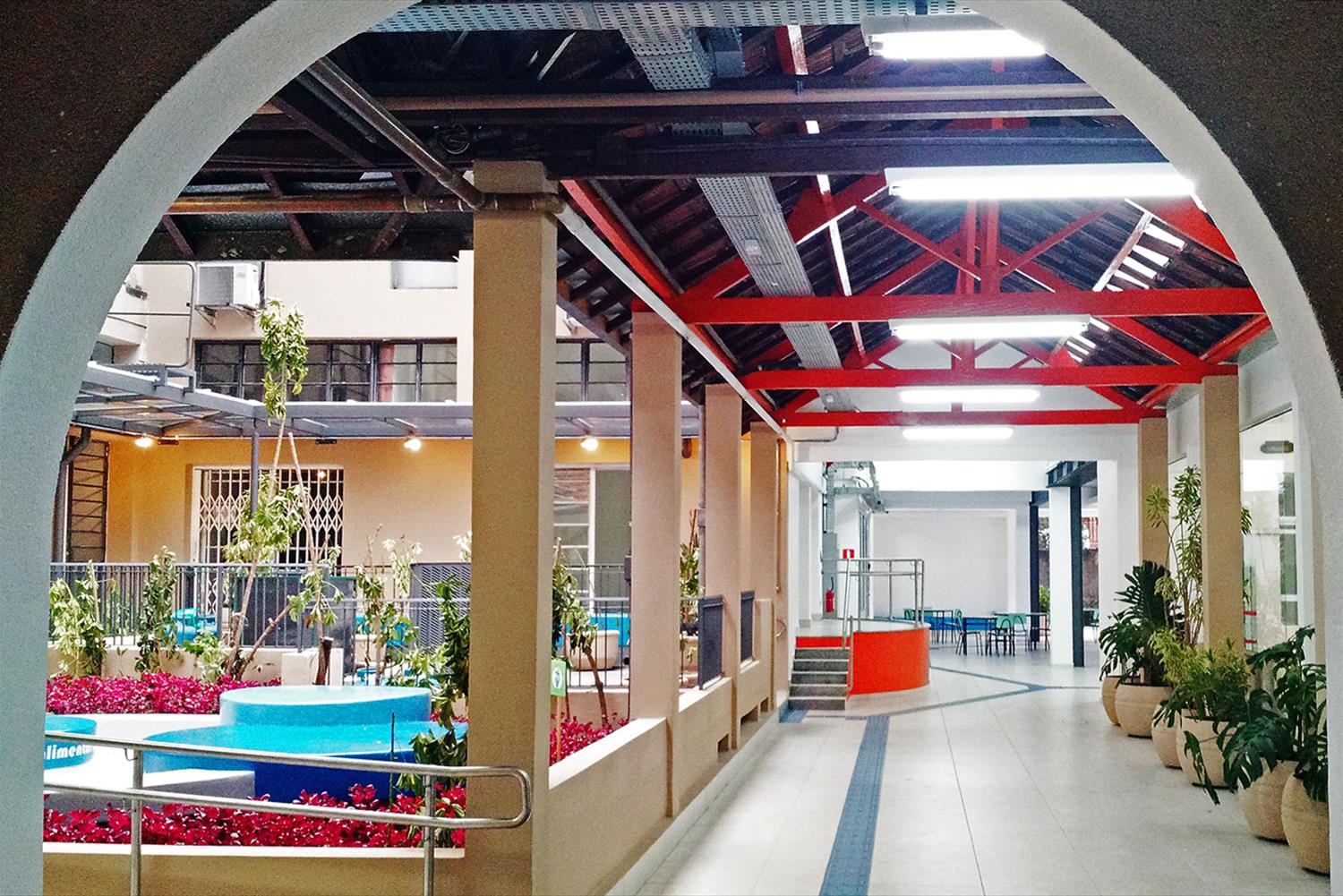 巴西 Assunção 学院生活空间改造-1