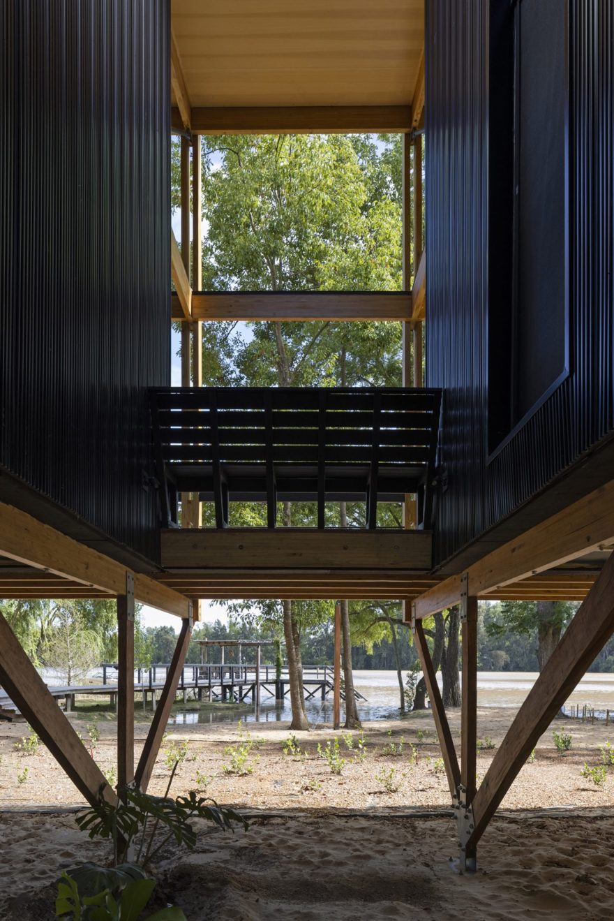 阿根廷首个 Passivhaus 住宅 | 漂浮在水上的绿色建筑-7