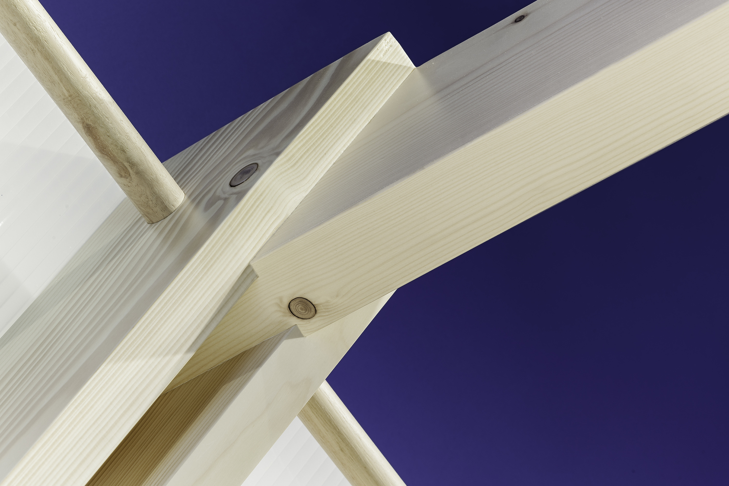 小镇中心的现代购物体验-39