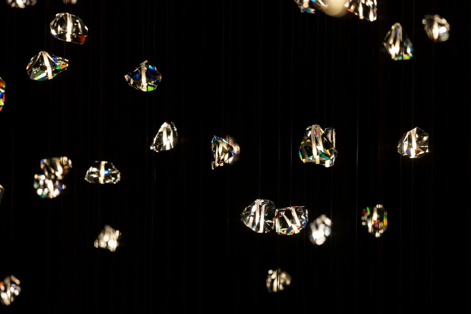 奥地利施华洛世奇水晶世界新“奇迹之室”丨拉斐尔·洛萨诺  埃默（Rafael Lozano  Hemmer）-9