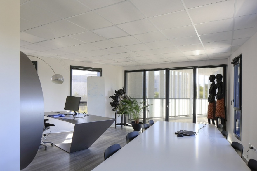 三角形的“A”办公楼,法国蒙彼利埃的现代符号-23