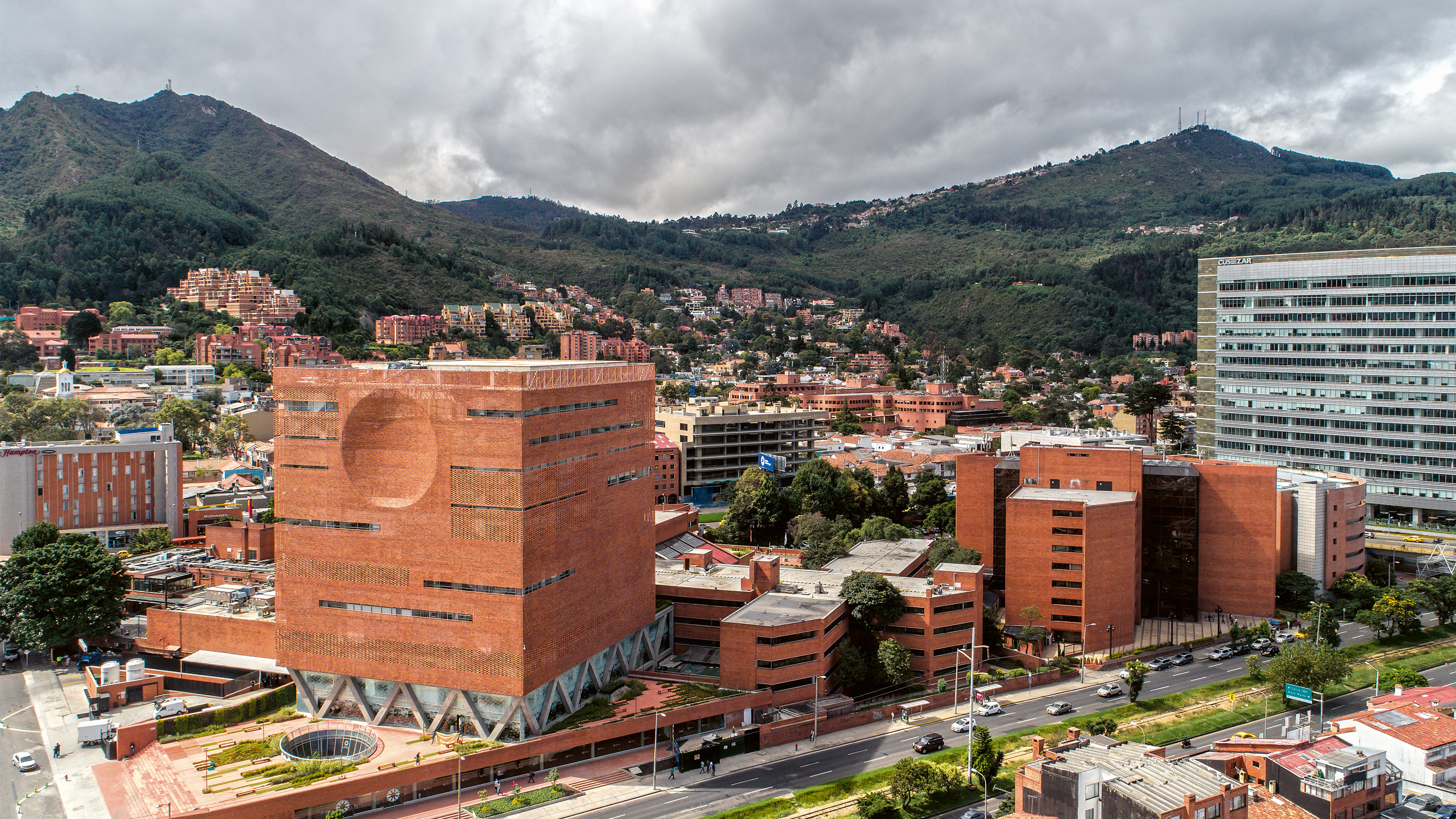 玻利瓦尔基金会圣达菲医院扩建工程-0