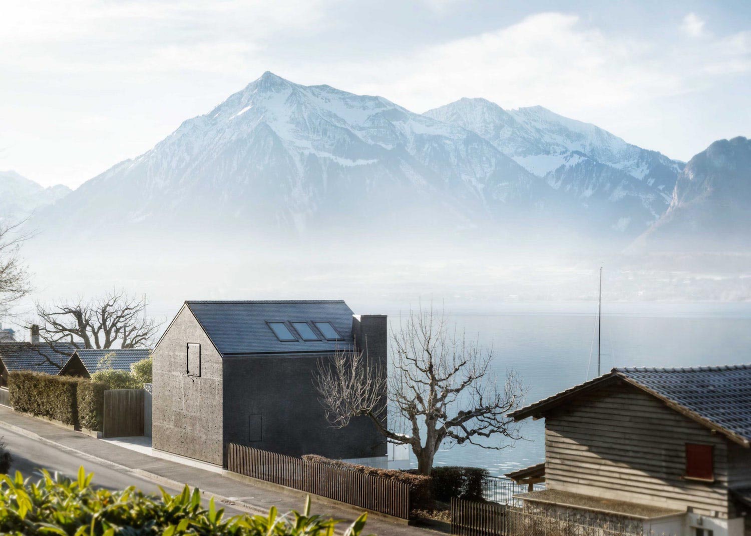 Beautiful house situated between the banks of Lake Thun that offers panoramic views of the lake and mountains   CAANdesign  Architecture and home design blog-10
