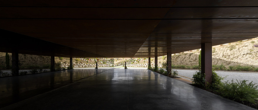 悬浮的盒子,葡萄牙 / MMVarquitectos-9