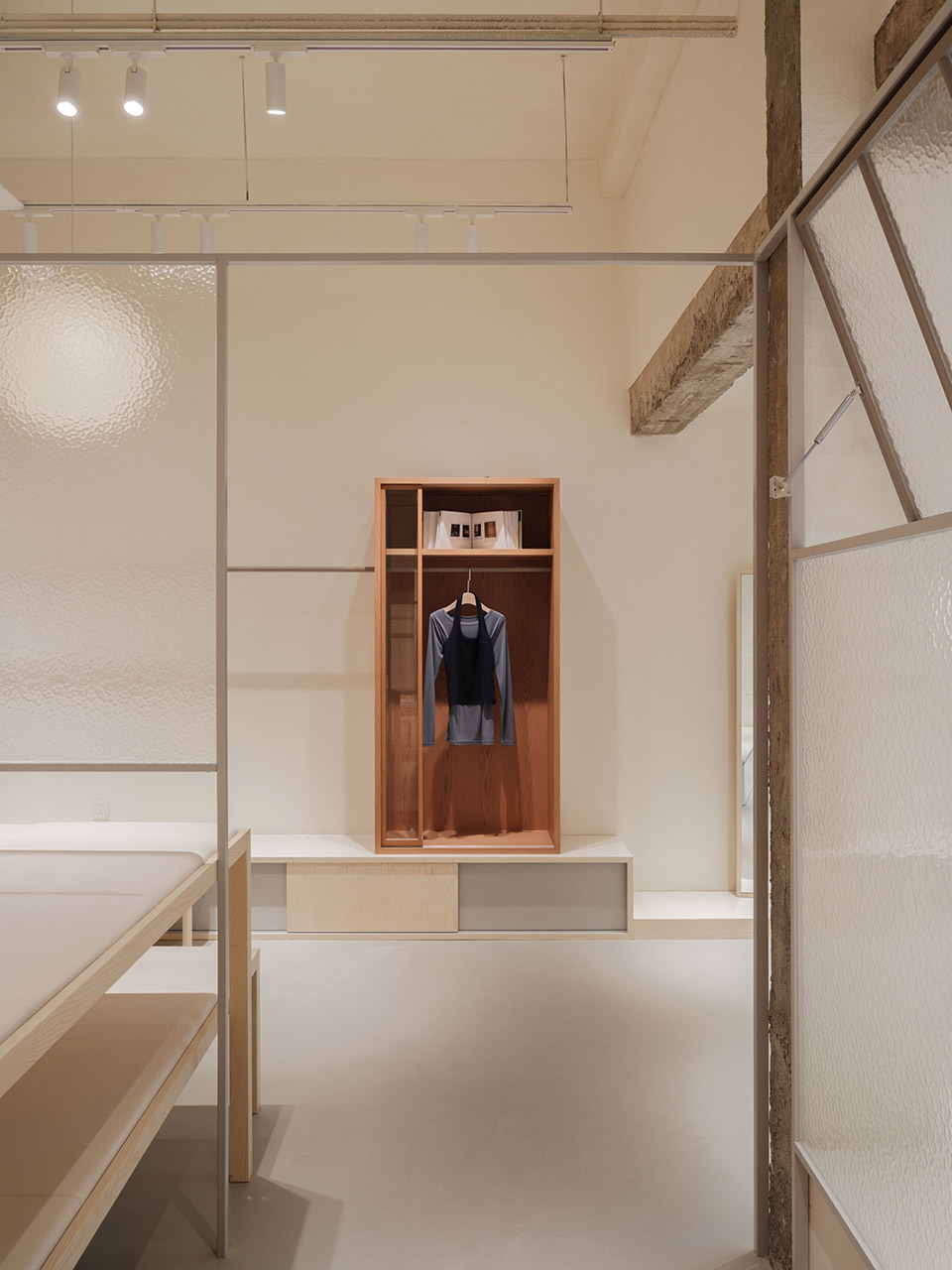 an action a day愚园路概念店,上海丨中国上海丨Woodo Studio（木斗设计）-35