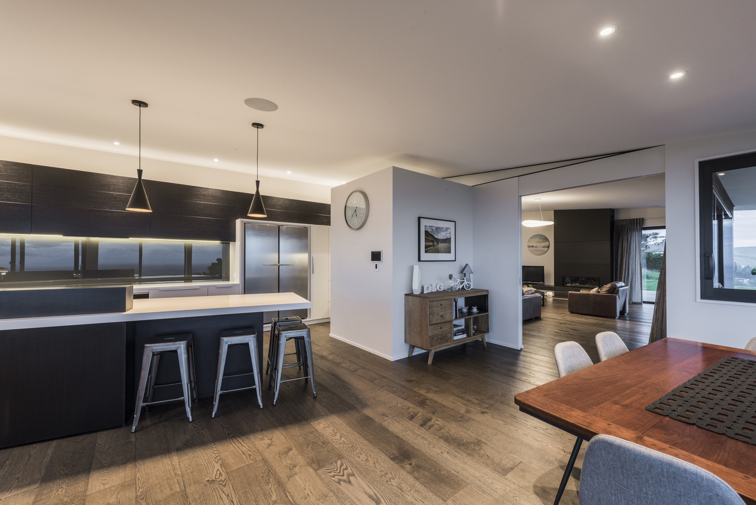 新西兰克赖斯特彻奇山间现代住宅-34