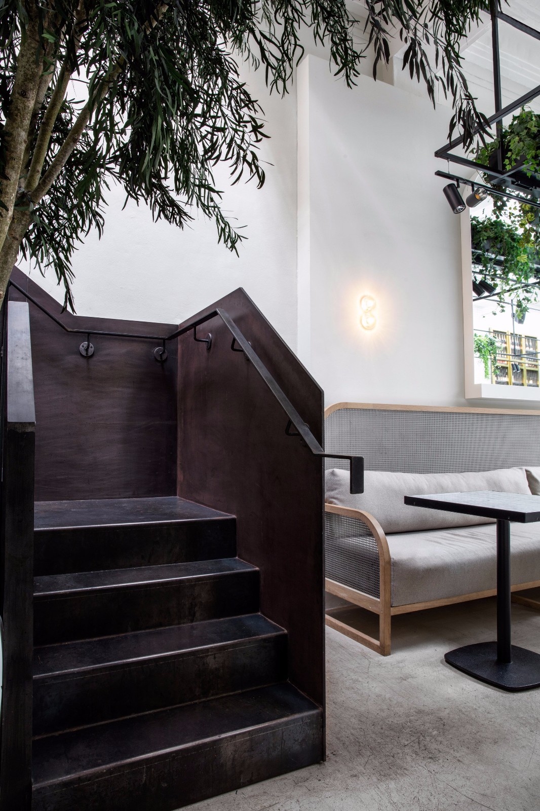 森林系咖啡屋，将室外风景带入了室内-8