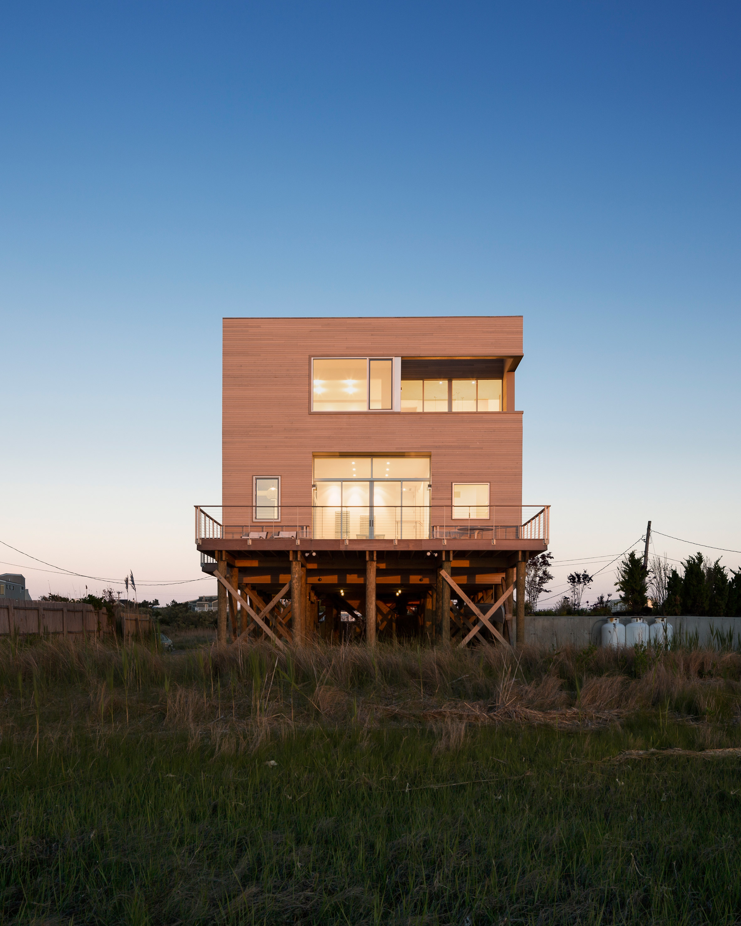 Cube House by Leroy Street Studio is a family beach retreat in the Hamptons | Dezeen-2