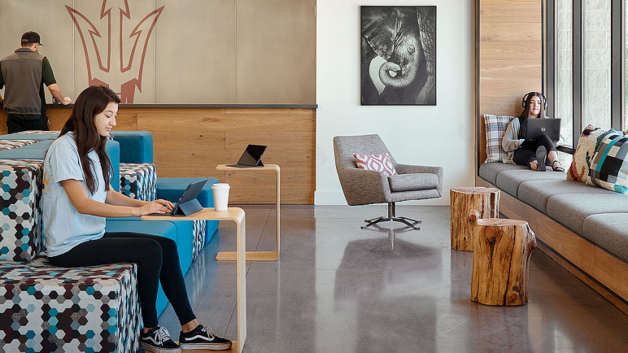 重塑校园生活的现代俱乐部设计-5