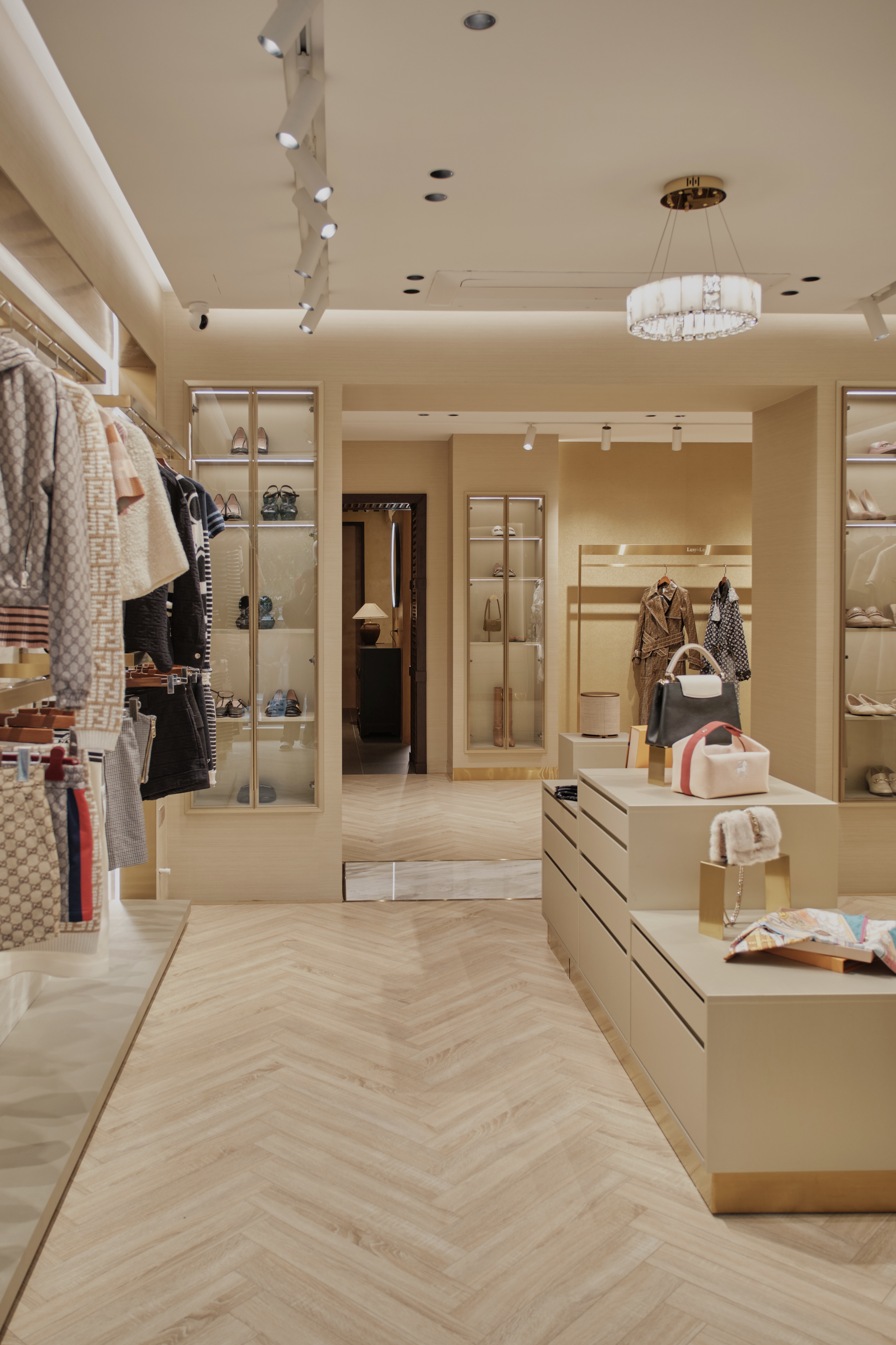 Reality | Luxy by Lee-17