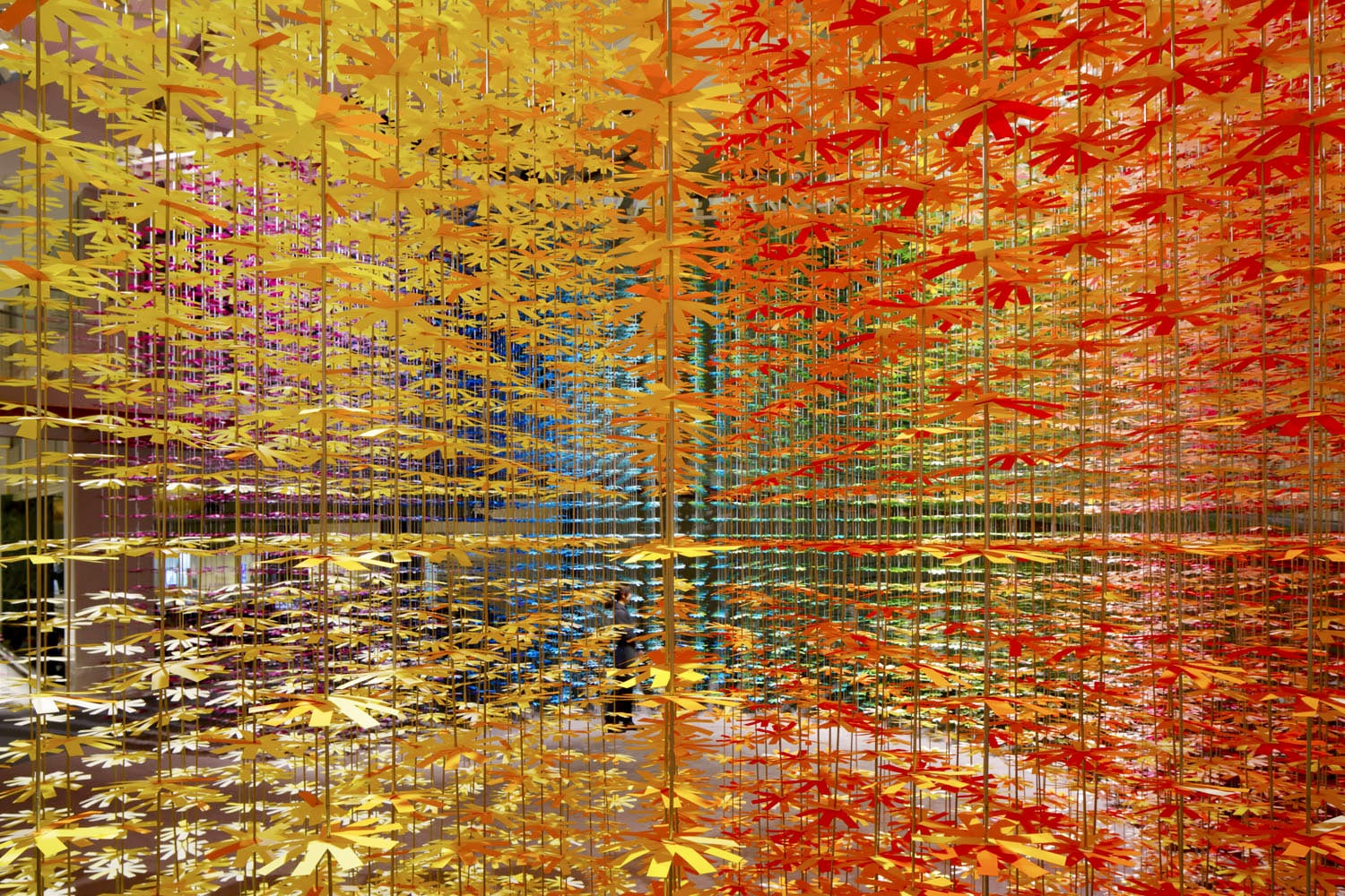 NSK 百年庆“混色”装置 / Emmanuelle Moureaux-19