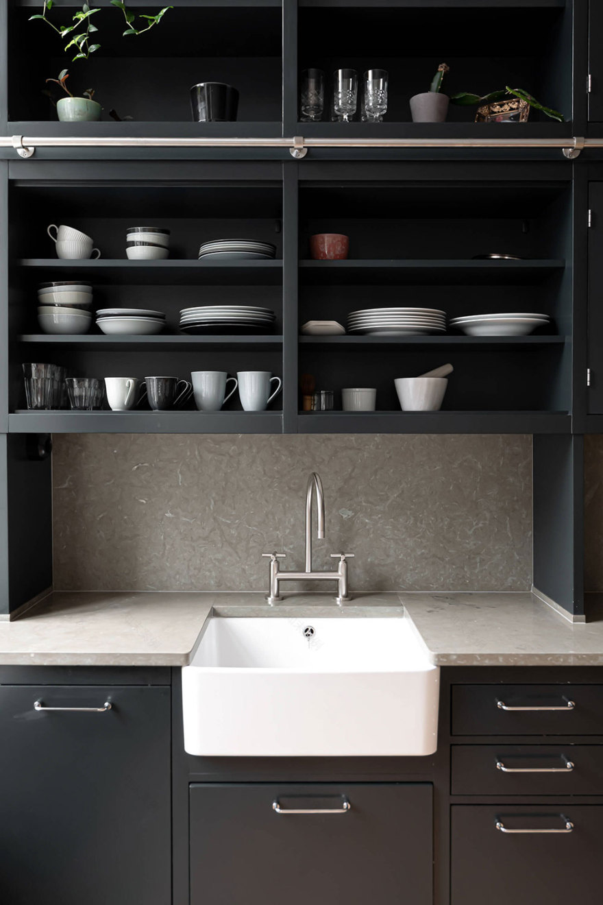 瑞典 45㎡小户型公寓 | 极简黑厨房的惊艳设计-13