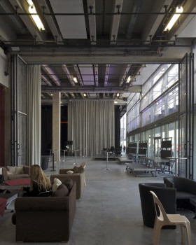 法国里尔多功能剧场丨Lacaton & Vassal