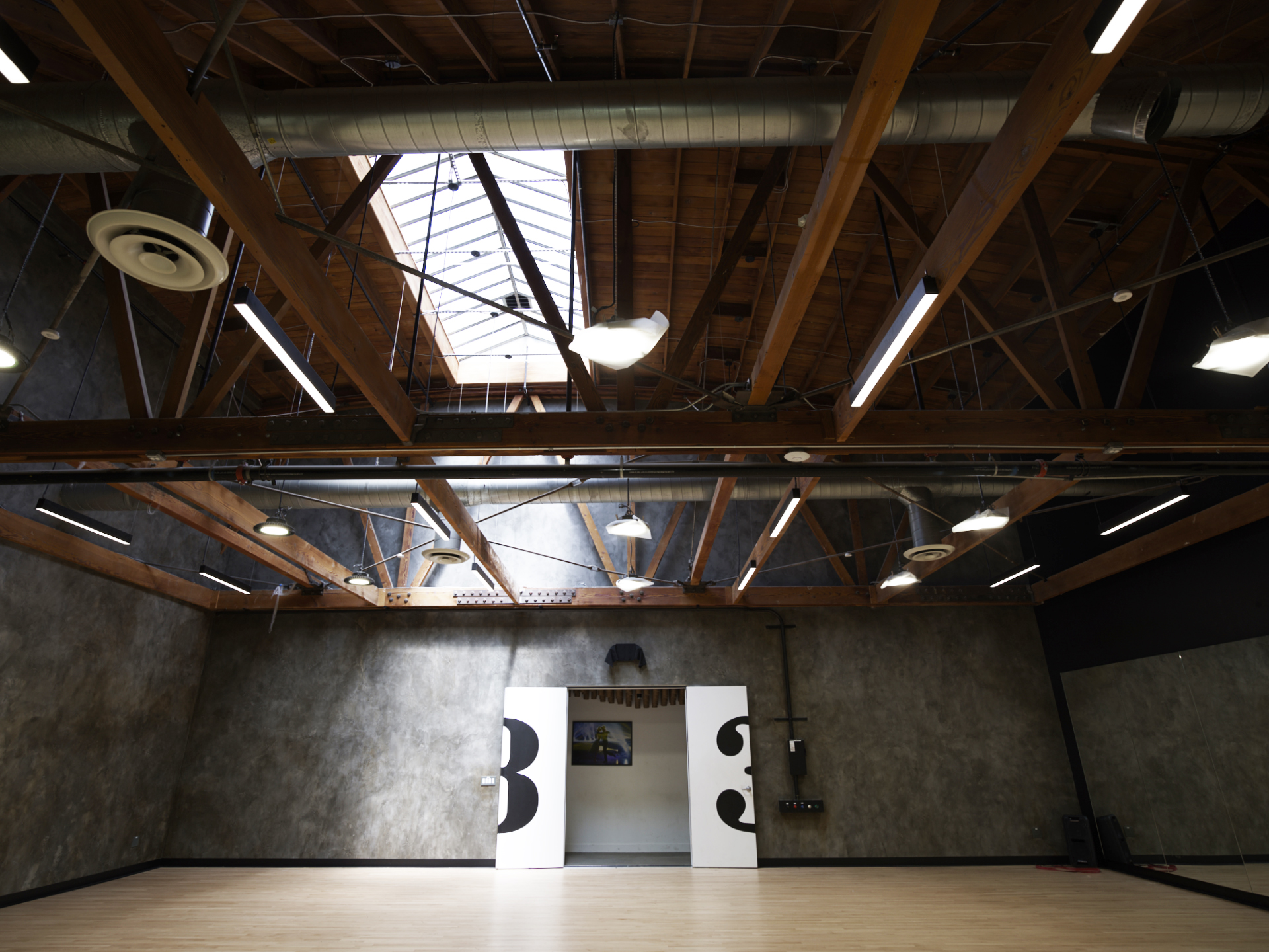 《舞动之星》排练室 | Relativity Architects 的电视秀舞台设计-13