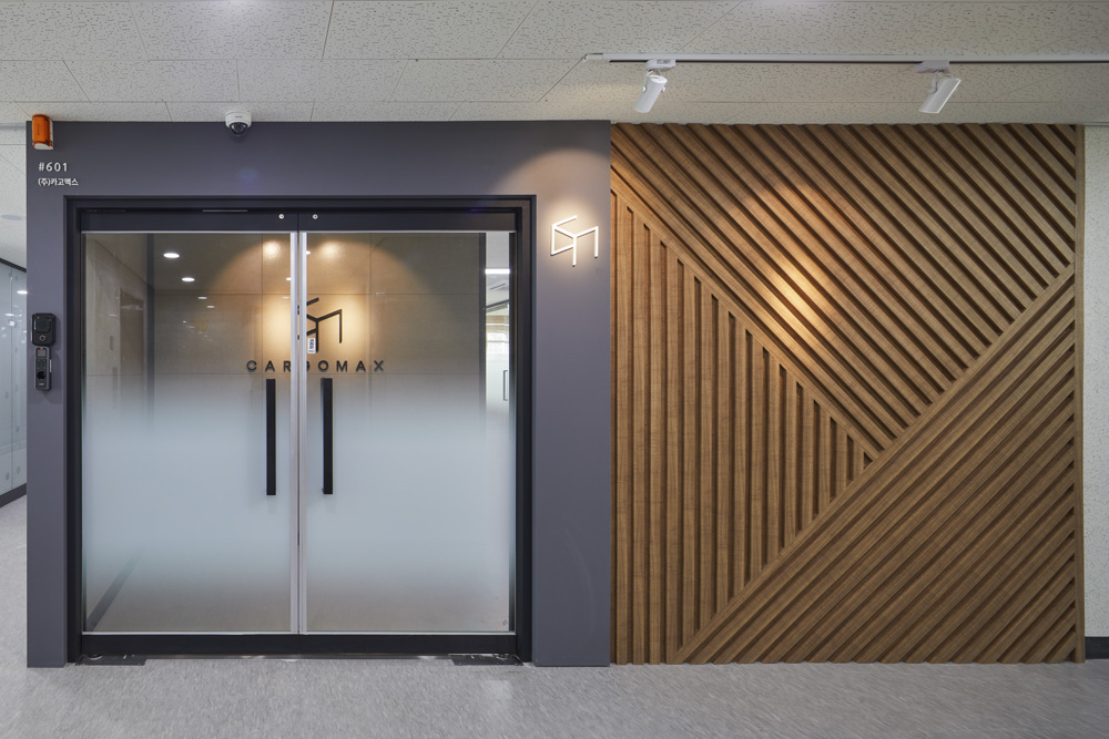 简约白调的 35 平办公空间设计-15