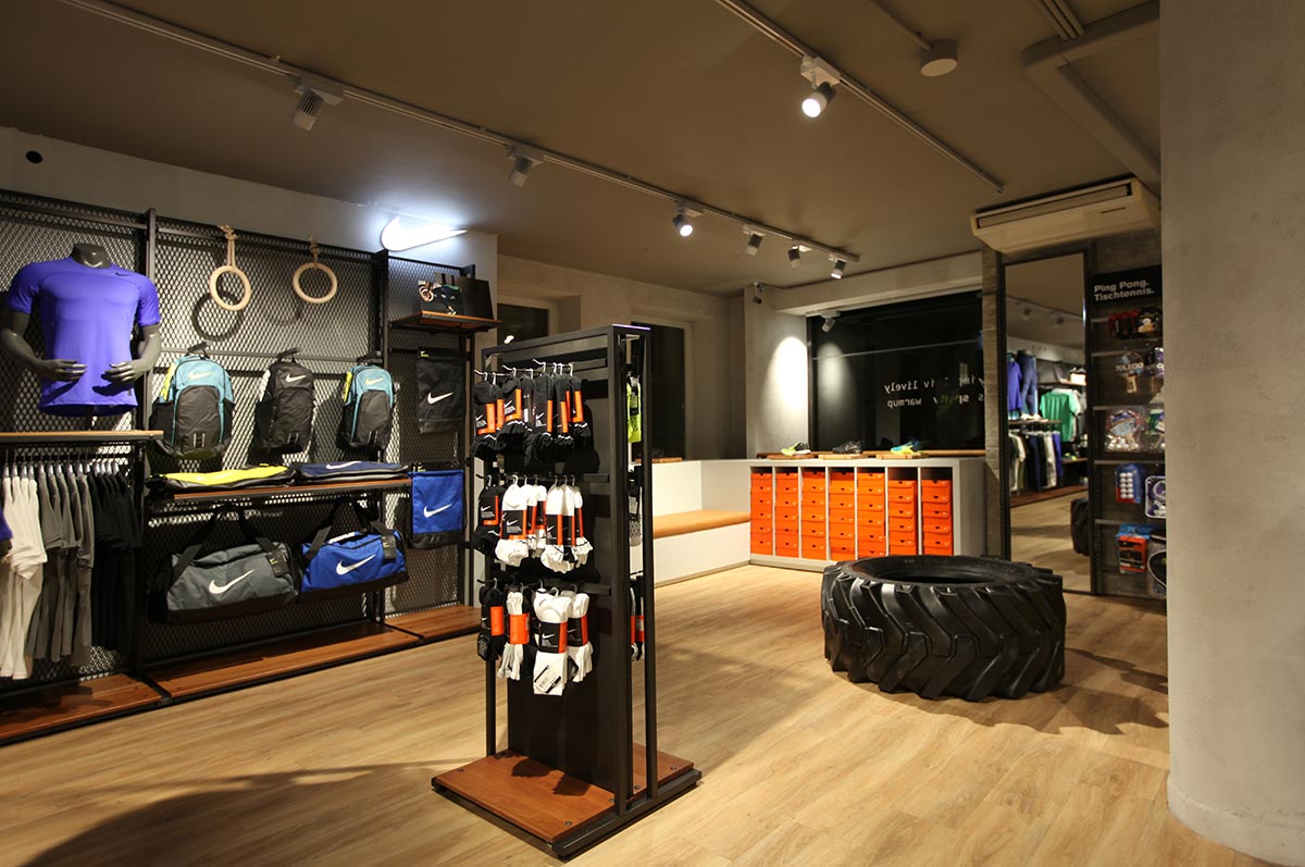 运动品牌 Nike 专卖店翻新 打造活力空间-20