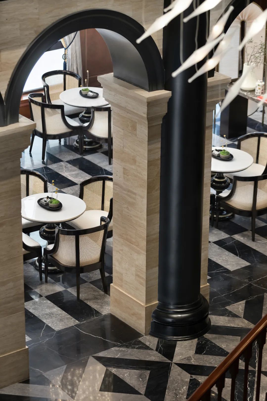 烟台万科御龙山悦莊销售中心——东西方无界的现代美学空间-65