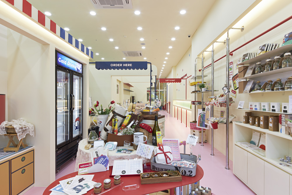 甜蜜四季 | 28 平糖果色甜品店设计-6