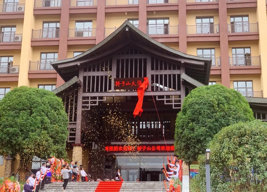 轿子山大酒店 | 民族风与现代设计的完美融合-3