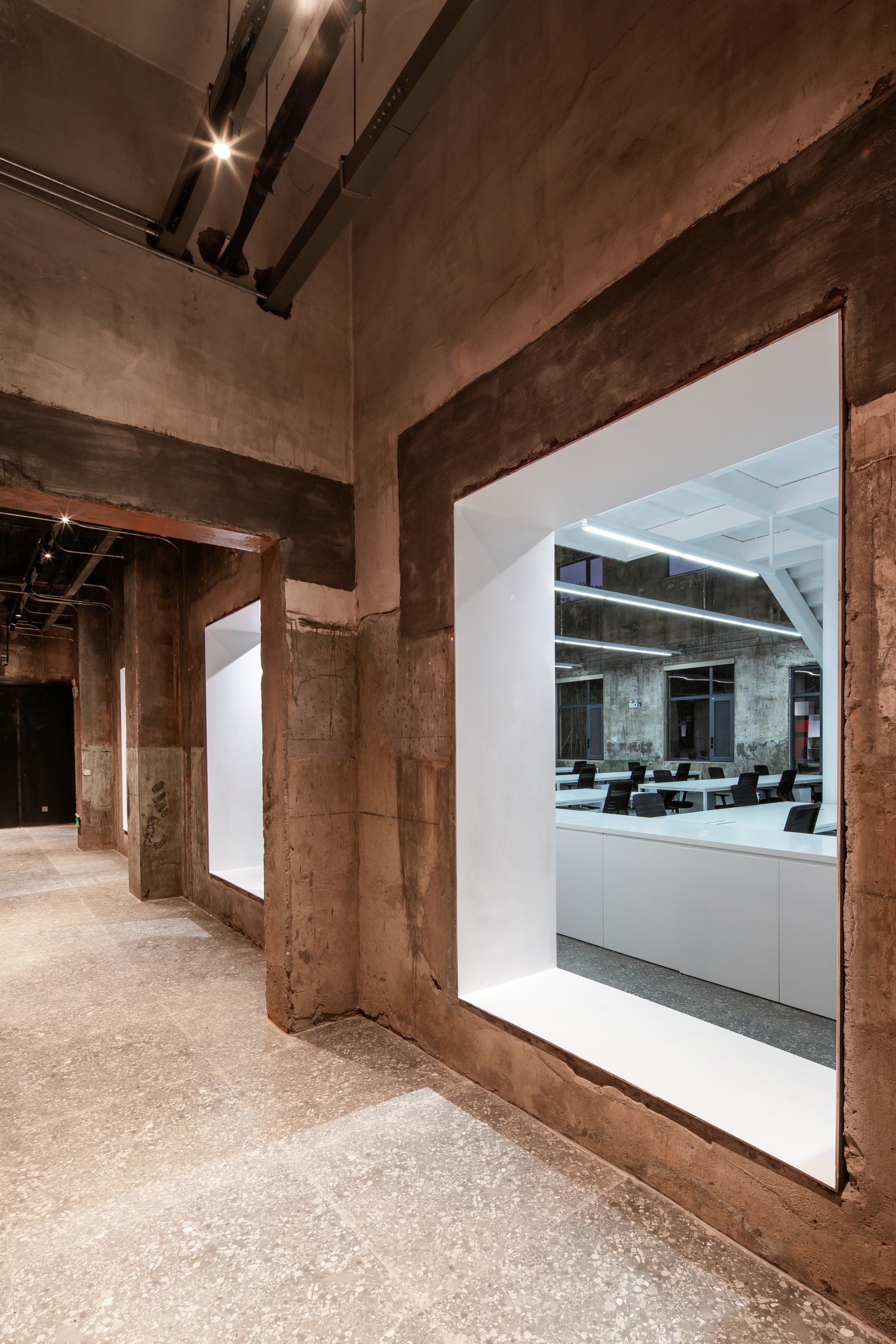 武汉梁友红坊艺术社区 UAO 办公室设计 | 旧厂房的现代新生-43