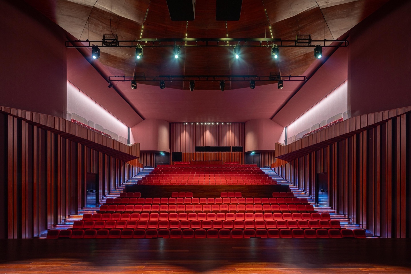 文化中心丨葡萄牙丨Galeria Gabinete-27