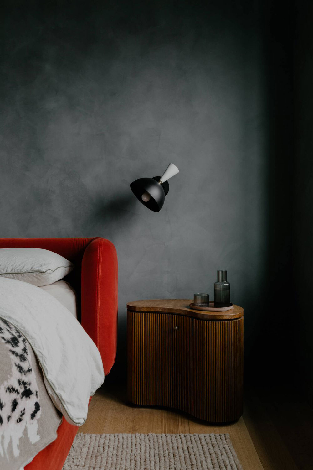 纽约时尚公寓 | 黑色卧室的独特魅力-14