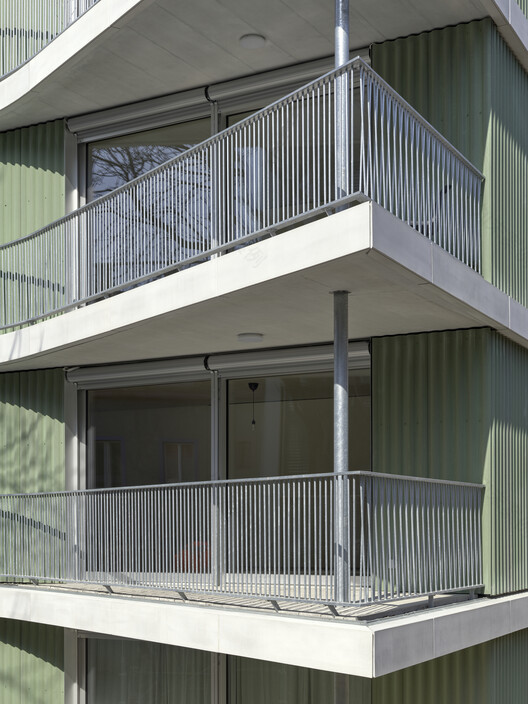 Basel 老厂房变宜居庭院丨瑞士丨Itten+Brechbühl-25