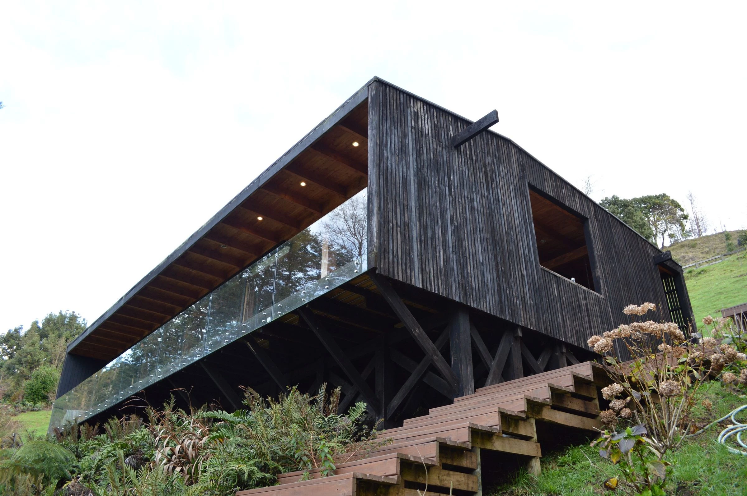 湖边林中建木屋，灵活多变适应未来-12