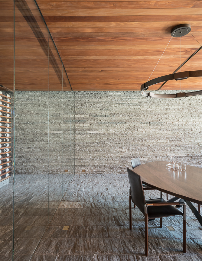 山间滑雪度假屋的葡萄酒艺术空间-5