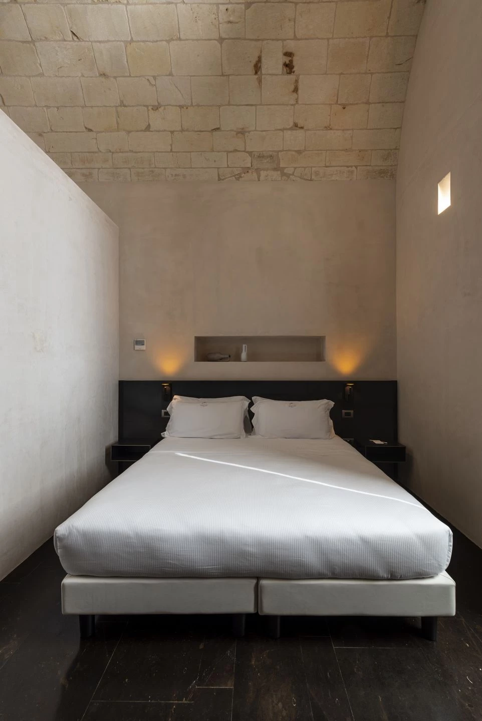 意大利修复古堡别墅,新旧对话的光影空间-41