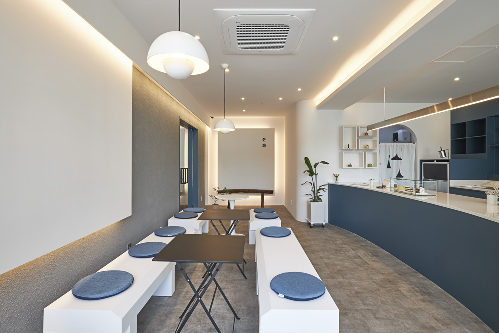 现代简约的 16 平米咖啡厅室内设计-3