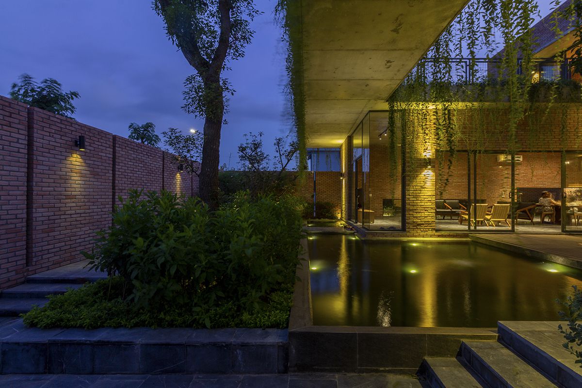 Mạo Khê House - Ngôi nhà gạch đỏ với không gian xanh bao phủ | HGAA-33
