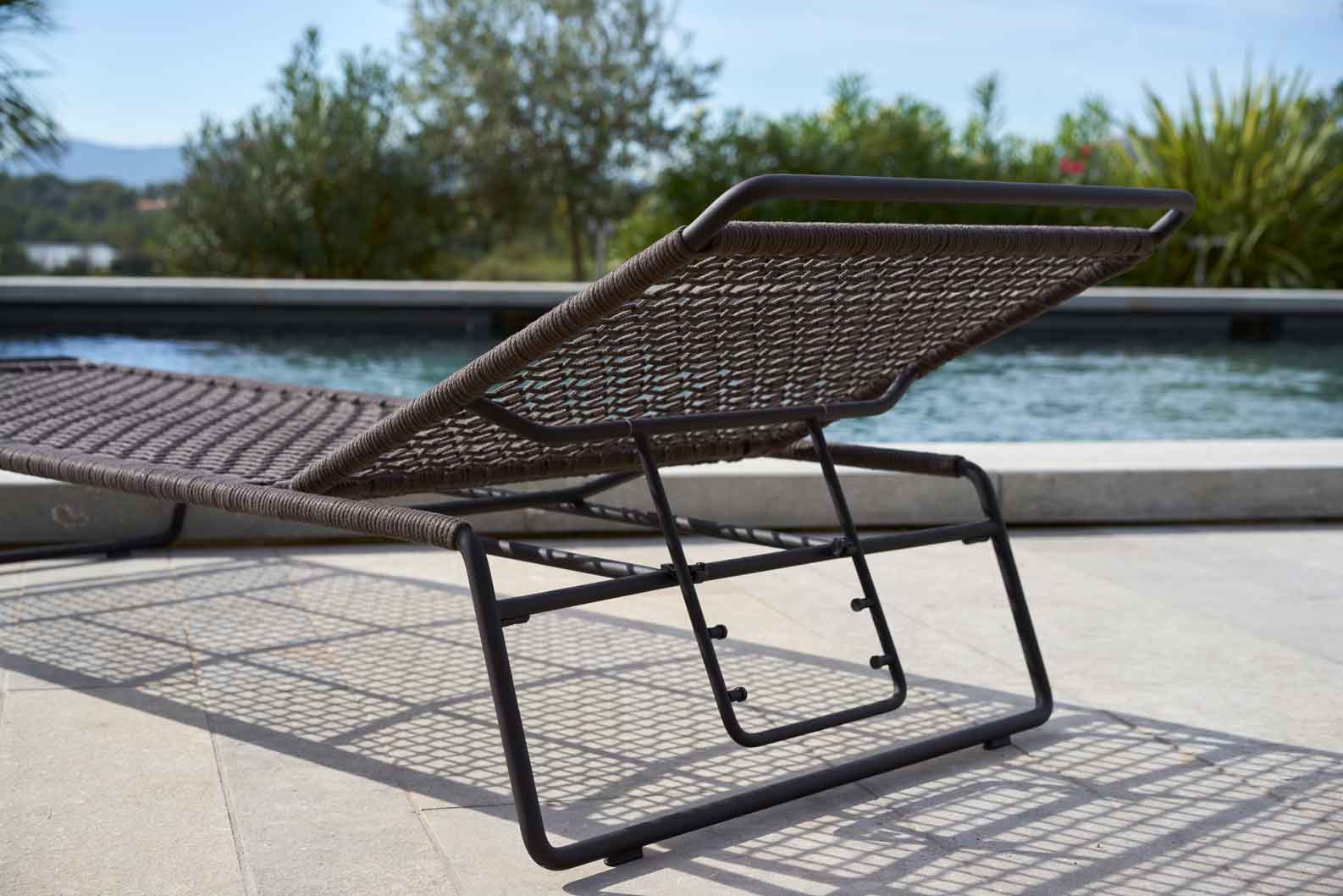 桑杜尔（注：通常为人名或地名等特定名称，根据实际语境可能会有所不同） -13