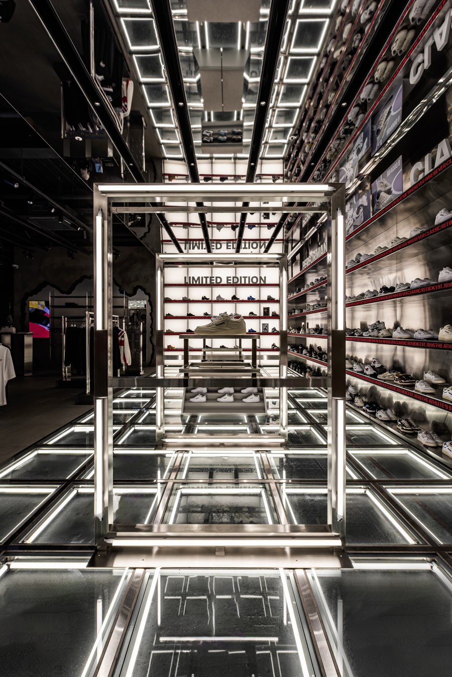 超级英雄重新登陆|REEBOK 旗舰店丨韩国首尔丨Soo Jeong Lim,Solzy Maeng-2