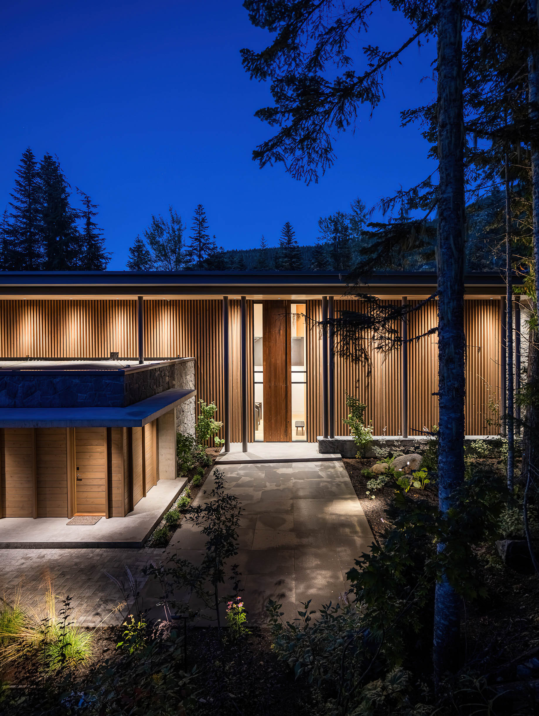 Trail’s Edge 宫殿式豪华滑雪小屋住宅丨加拿大丨Openspace Architecture-39