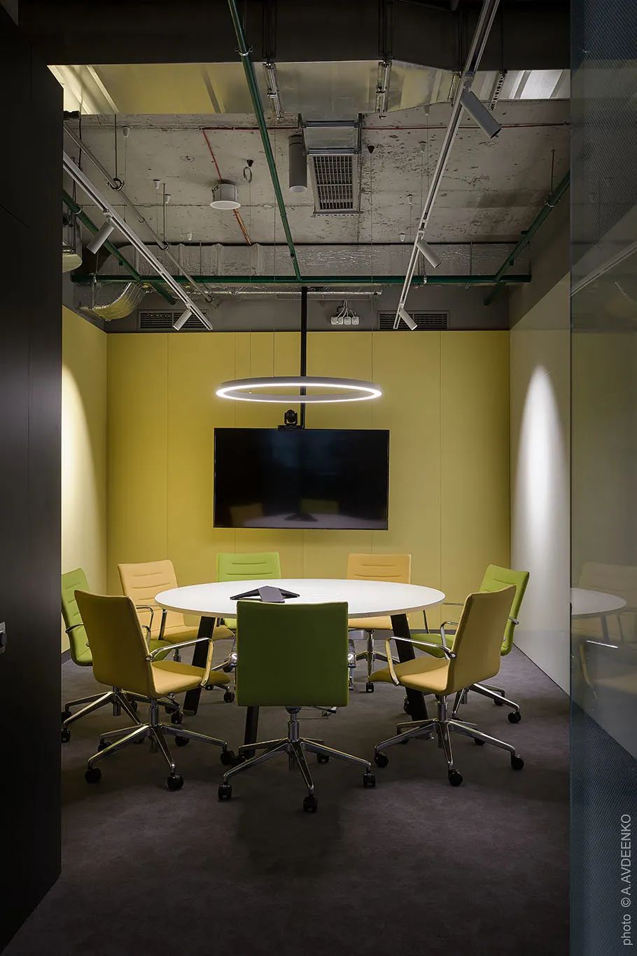 极简创意空间 · 东京新内拉里 28 号楼办公室丨日本东京丨ZOTOV＆CO-41